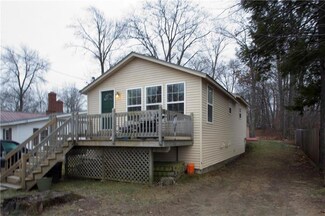 8 Gould Rd, Orono, ME 04473