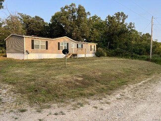 27130 Hillsdale Ln, Lebanon, MO 65536