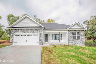 914 Mcadoo St, Clinton, TN 37716