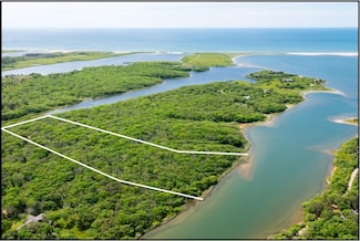 135 Middle Point Rd, West Tisbury, MA 02575