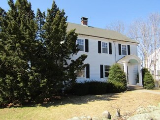 864 Woodbury Ave, Portsmouth, NH 03801