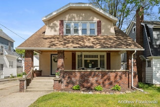 1112 Calvin Ave SE, Grand Rapids, MI 49506