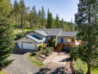 1306 Lewis Rd, Prospect, OR 97536