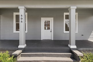 606 N Nashville Ave, Sheffield, AL 35660