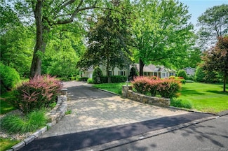 23 Richter Dr, Danbury, CT 06811