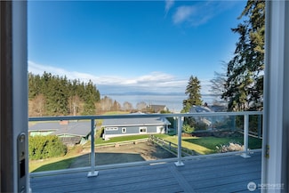 1263 S View St, Camano, WA 98282
