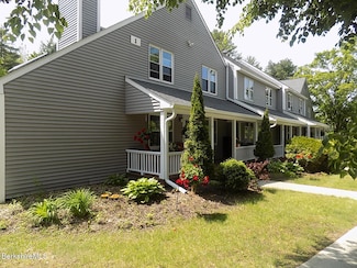 880 East St Unit 1A, Lee, MA 01238