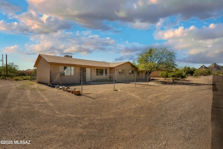 2275 W Dakota St, Tucson, AZ 85746