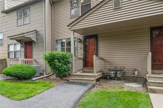 207 Pinewood Dr, Smithfield, RI 02917