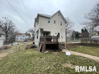 720 Kirkwood Blvd, Davenport, IA 52803