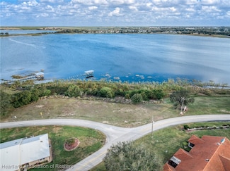 1055 W Lake Damon Dr, Avon Park, FL 33825