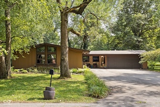 885 E 83rd St, Indianapolis, IN 46240