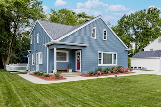 615 Hi View Ct, Elm Grove, WI 53122