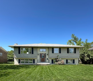 3255 Aqueduct Dr, Lexington, KY 40517