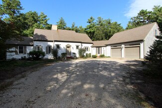 644 Old Post Rd, Cotuit, MA 02635