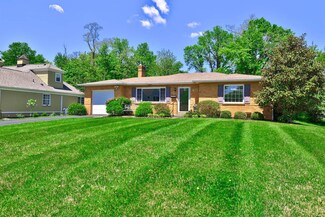 7810 Campus Ln, Montgomery, OH 45242