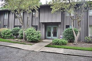 7441 Millrace Ln Unit 103, Northfield, OH 44067