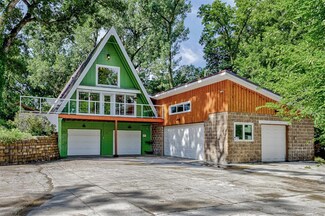 532 W Riverside Rd, Ames, IA 50010