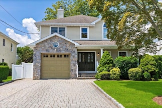 2 Ridge St, Eastchester, NY 10709