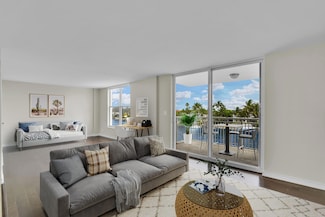 1050 Hillsboro Mile Unit 304W, Hillsboro Beach, FL 33062