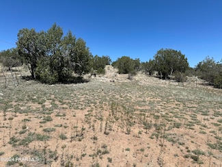 K N Peaceful Hill Rd, Seligman, AZ 86337
