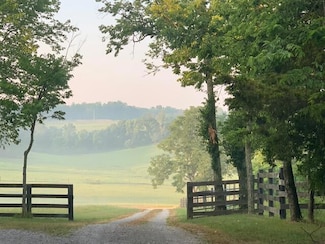 345 Boone Ridge Ln, Winchester, KY 40515