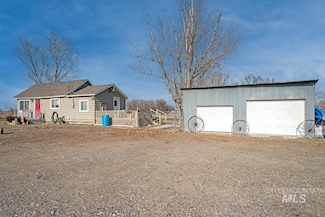 4418 Hogg Rd, Homedale, ID 83628