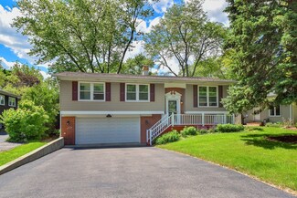 200 N Erie St, Wheaton, IL 60187