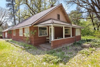 7238 Crowfoot Rd, Trail, OR 97541