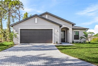 812 General D MacArthur Ave, Labelle, FL 33935