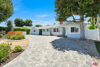 20616 Quedo Dr, Woodland Hills, CA 91364