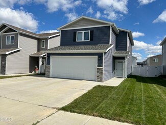 3523 Amity Cir, Mandan, ND 58554