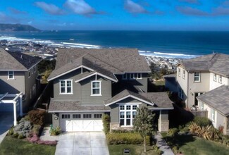 8 Tranquility Ct, Pacifica, CA 94044