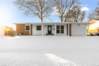 55 Shawnee Ln, Florissant, MO 63033