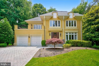 7030 Winterberry Ln, Bethesda, MD 20817