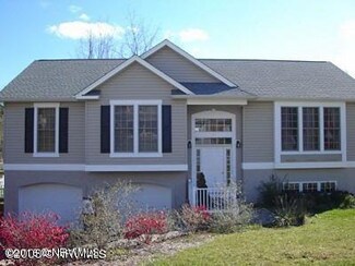 114 Woodbine Dr, Blacksburg, VA 24060