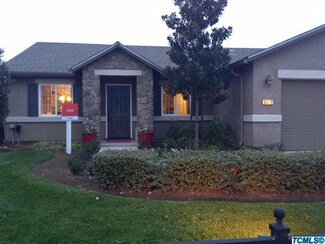 3427 N Carson St, Visalia, CA 93291