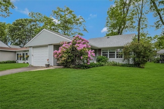151 Laurance Ln, Ridge, NY 11961