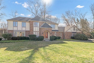 23 Stonybrook Ln, Buffalo, NY 14221