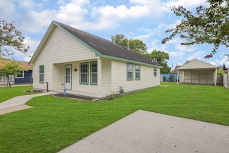 217 N Gaillard St, Baytown, TX 77520