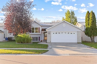 4836 9th Ave S, Fargo, ND 58103