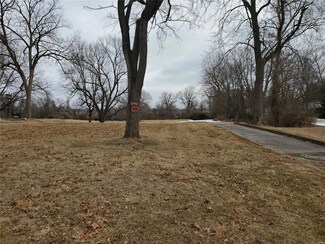 12742 Bellefontaine Rd, Saint Louis, MO 63138