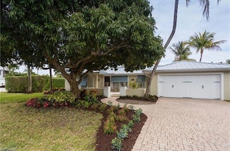 1645 Mullet Ct, Naples, FL 34102