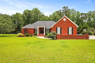 111 Oakridge Dr, Glennville, GA 30427