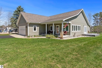 301 Pearl St, Kingsley, MI 49649