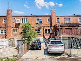 150-08 77th Rd, Flushing, NY 11367