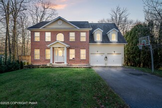 2121 Warwick Cir, Tobyhanna, PA 18466