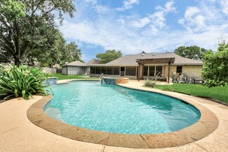 901 Millstone Ct, Sugar Land, TX 77498