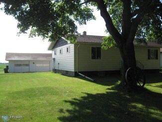 426 2nd St E, Hunter, ND 58048