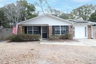 4770 Skyline Dr, Pensacola, FL 32503